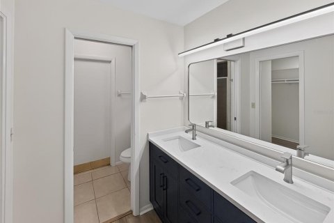 Villa ou maison à louer à Sarasota, Floride: 3 chambres, 167.87 m2 № 2096785 - photo 4