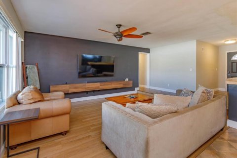 Casa en venta en Winter Park, Florida, 4 dormitorios, 169.73 m2 № 1540870 - foto 4
