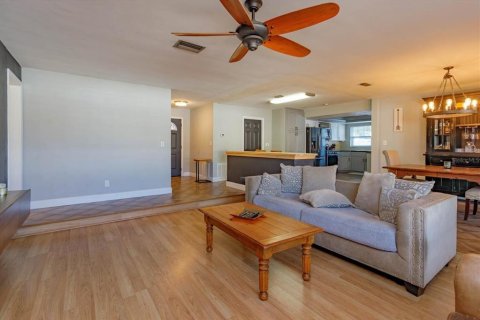 Casa en venta en Winter Park, Florida, 4 dormitorios, 169.73 m2 № 1540870 - foto 5
