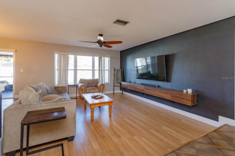 Casa en venta en Winter Park, Florida, 4 dormitorios, 169.73 m2 № 1540870 - foto 3