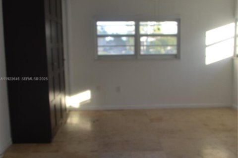 Купить кондоминиум в Майами-Бич, Флорида 2 спальни, 120.77м2, № 1976488 - фото 18