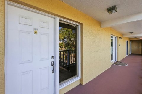 Townhouse in Tierra Verde, Florida 2 bedrooms, 150.5 sq.m. № 2215727 - photo 5
