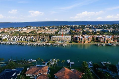 Townhouse in Tierra Verde, Florida 2 bedrooms, 150.5 sq.m. № 2215727 - photo 4