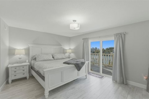 Townhouse in Tierra Verde, Florida 2 bedrooms, 150.5 sq.m. № 2215727 - photo 19
