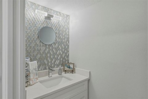 Townhouse in Tierra Verde, Florida 2 bedrooms, 150.5 sq.m. № 2215727 - photo 7
