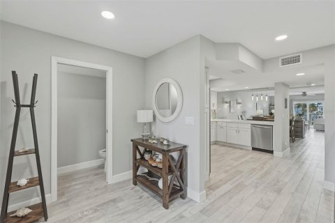 Townhouse in Tierra Verde, Florida 2 bedrooms, 150.5 sq.m. № 2215727 - photo 6