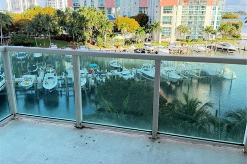 Condo in Aventura, Florida, 2 bedrooms  № 1994096 - photo 11