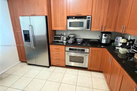 Condo in Aventura, Florida, 2 bedrooms  № 1994096 - photo 4
