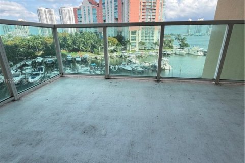 Condo in Aventura, Florida, 2 bedrooms  № 1994096 - photo 12