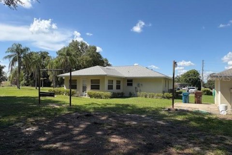 House in Lake Wales, Florida 2 bedrooms, 169.08 sq.m. № 1909245 - photo 24