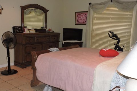 House in Lake Wales, Florida 2 bedrooms, 169.08 sq.m. № 1909245 - photo 12