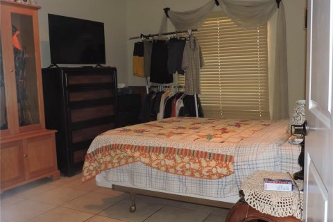 House in Lake Wales, Florida 2 bedrooms, 169.08 sq.m. № 1909245 - photo 15