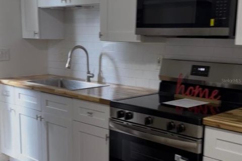 Appartement à louer à Kissimmee, Floride: 2 chambres, 169.92 m2 № 2402940 - photo 2