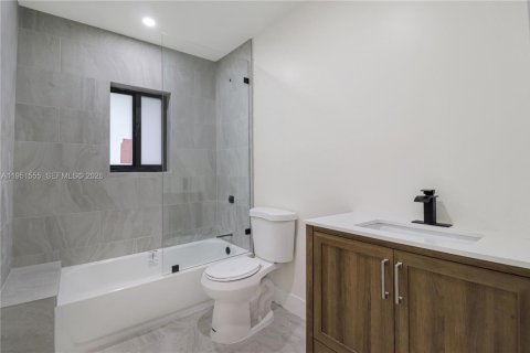 Casa en venta en Miami, Florida, 3 dormitorios, 127 m2 № 2006430 - foto 18