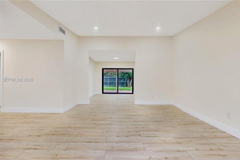 Casa en venta en Miami, Florida, 3 dormitorios, 127 m2 № 2006430 - foto 5