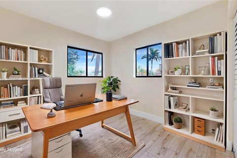 Casa en venta en Miami, Florida, 3 dormitorios, 127 m2 № 2006430 - foto 16