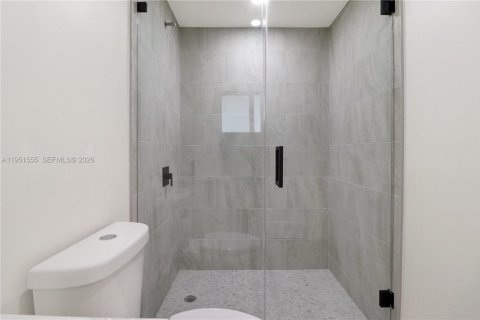 Casa en venta en Miami, Florida, 3 dormitorios, 127 m2 № 2006430 - foto 13
