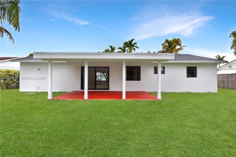 Casa en venta en Miami, Florida, 3 dormitorios, 127 m2 № 2006430 - foto 2