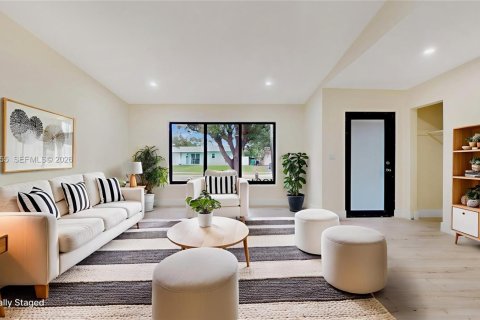 Casa en venta en Miami, Florida, 3 dormitorios, 127 m2 № 2006430 - foto 3