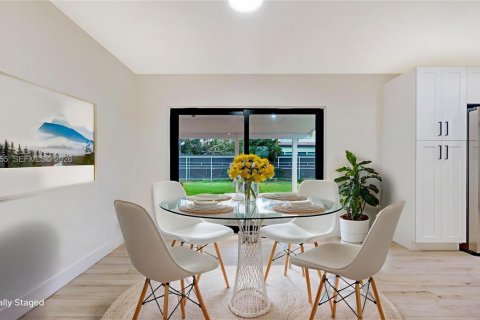 Casa en venta en Miami, Florida, 3 dormitorios, 127 m2 № 2006430 - foto 9