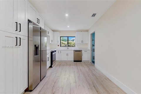Casa en venta en Miami, Florida, 3 dormitorios, 127 m2 № 2006430 - foto 7