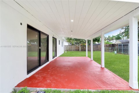 Casa en venta en Miami, Florida, 3 dormitorios, 127 m2 № 2006430 - foto 21