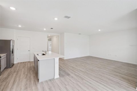 Casa en venta en Haines City, Florida, 3 dormitorios, 155.33 m2 № 2216770 - foto 3