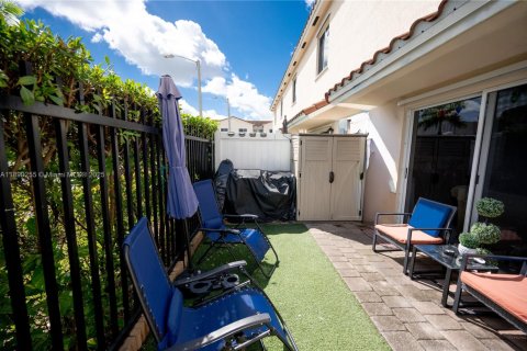 House in Miami Gardens, Florida 2 bedrooms, 133.97 sq.m. № 1943624 - photo 24