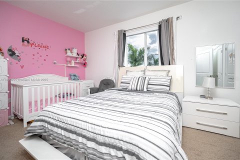 House in Miami Gardens, Florida 2 bedrooms, 133.97 sq.m. № 1943624 - photo 11