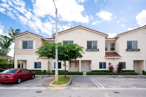 House in Miami Gardens, Florida 2 bedrooms, 133.97 sq.m. № 1943624 - photo 2