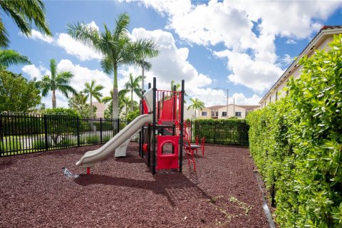 House in Miami Gardens, Florida 2 bedrooms, 133.97 sq.m. № 1943624 - photo 28