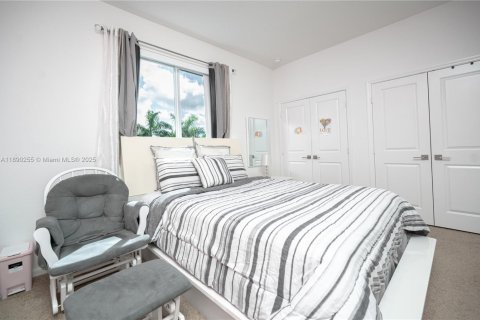 House in Miami Gardens, Florida 2 bedrooms, 133.97 sq.m. № 1943624 - photo 9