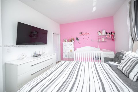 House in Miami Gardens, Florida 2 bedrooms, 133.97 sq.m. № 1943624 - photo 10