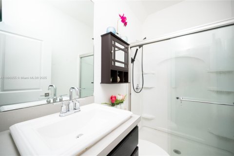 House in Miami Gardens, Florida 2 bedrooms, 133.97 sq.m. № 1943624 - photo 21