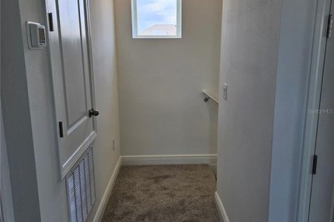 House in Orlando, Florida 4 bedrooms, 176.51 sq.m. № 2208963 - photo 17