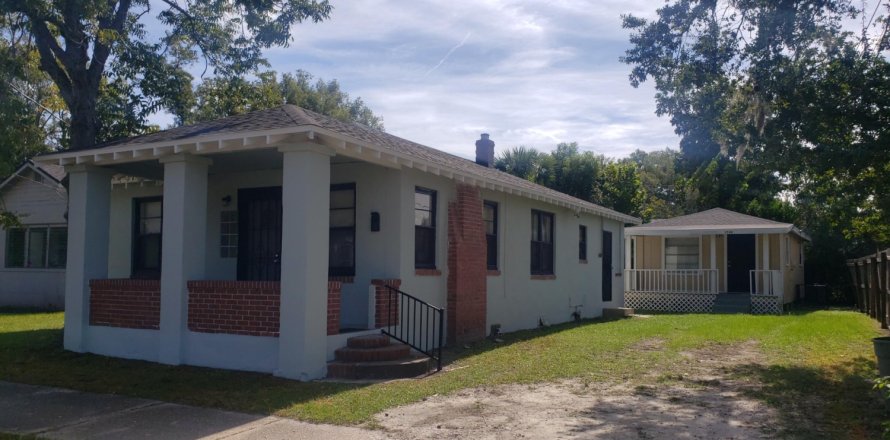 House in Jacksonville, Florida 4 bedrooms, 120.49 sq.m. № 807170