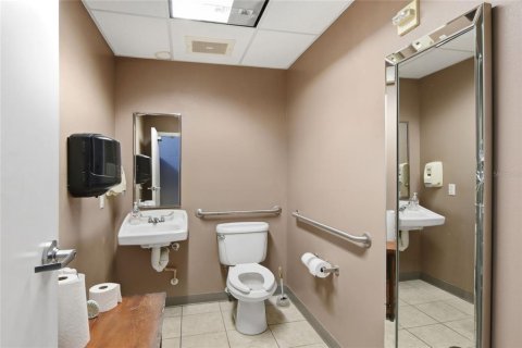 Propiedad comercial en venta en Bartow, Florida, 2191.66 m2 № 2212392 - foto 19