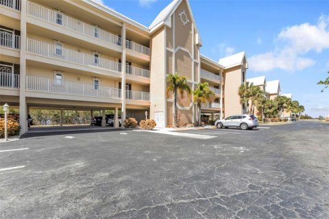 Condo in Punta Gorda, Florida, 2 bedrooms  № 1417412 - photo 2