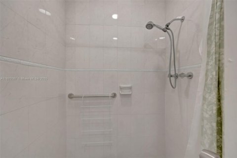 Condominio en venta en Miami, Florida, 2 dormitorios, 115.2 m2 № 2023660 - foto 21