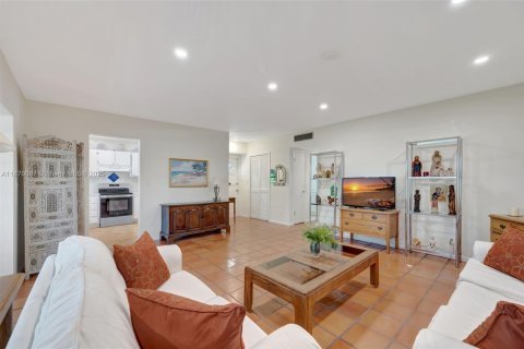 Condominio en venta en Miami, Florida, 2 dormitorios, 115.2 m2 № 2023660 - foto 12