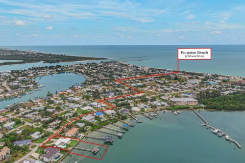 Villa ou maison à louer à Fort Pierce, Floride: 3 chambres, 243.78 m2 № 1178509 - photo 1