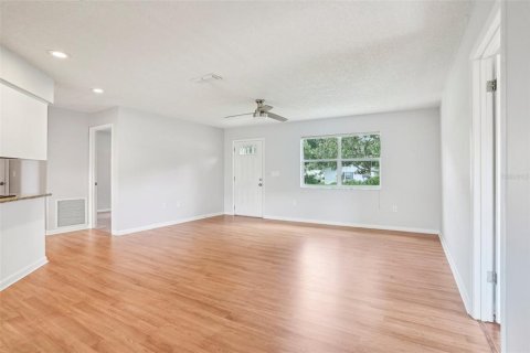 Condo in Leesburg, Florida, 2 bedrooms  № 1894946 - photo 7