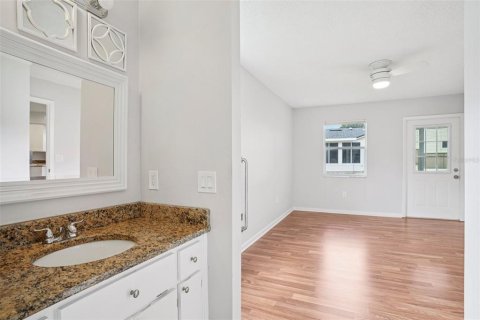 Condo in Leesburg, Florida, 2 bedrooms  № 1894946 - photo 22