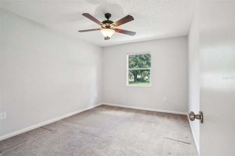 Condo in Leesburg, Florida, 2 bedrooms  № 1894946 - photo 25