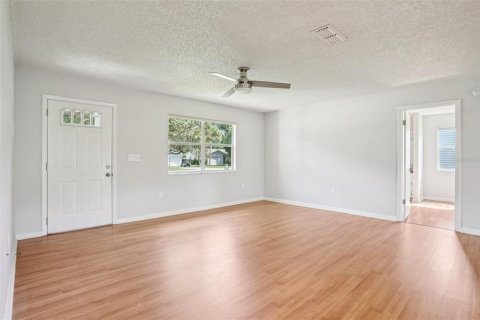 Condo in Leesburg, Florida, 2 bedrooms  № 1894946 - photo 6