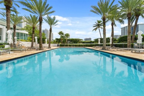 Condo in Aventura, Florida, 2 bedrooms  № 2002888 - photo 29