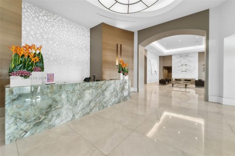 Condo in Aventura, Florida, 2 bedrooms  № 2002888 - photo 22