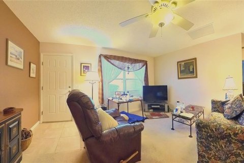House in The Villages, Florida 3 bedrooms, 141.86 sq.m. № 1551124 - photo 7