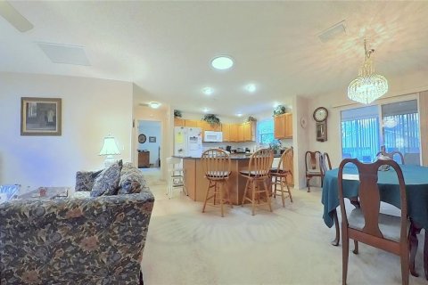 House in The Villages, Florida 3 bedrooms, 141.86 sq.m. № 1551124 - photo 8