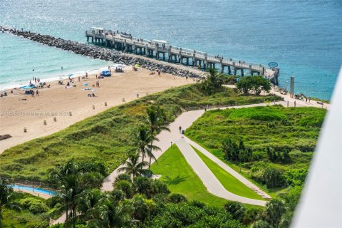 Condominio en alquiler en Miami Beach, Florida, 2 dormitorios, 173.73 m2 № 1950948 - foto 7